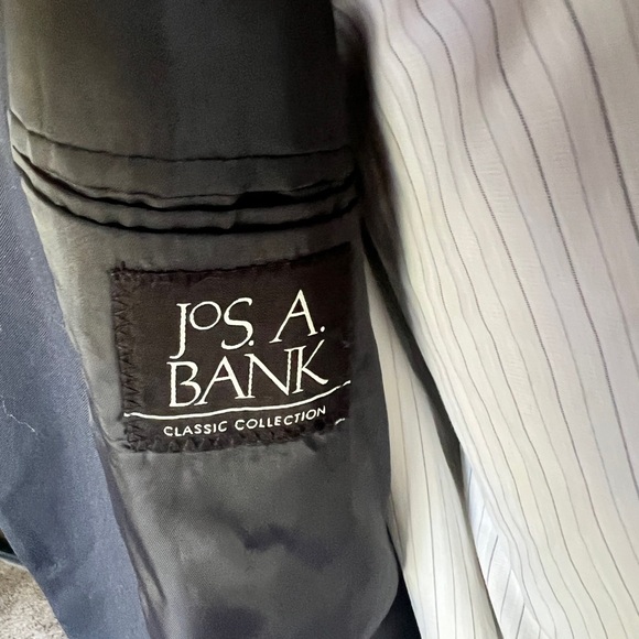 Jos. A. Bank Classic Black Men's Blazer Sleek and Modern Appeal - Picture 7 of 10